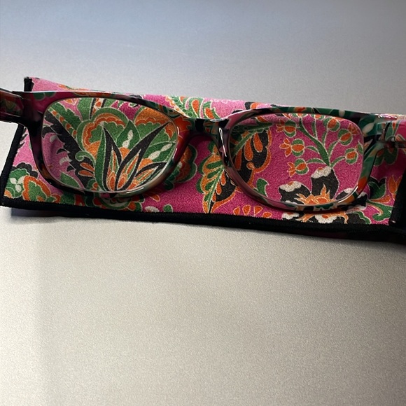Vera Bradley readers (+1.50) - Picture 3 of 10